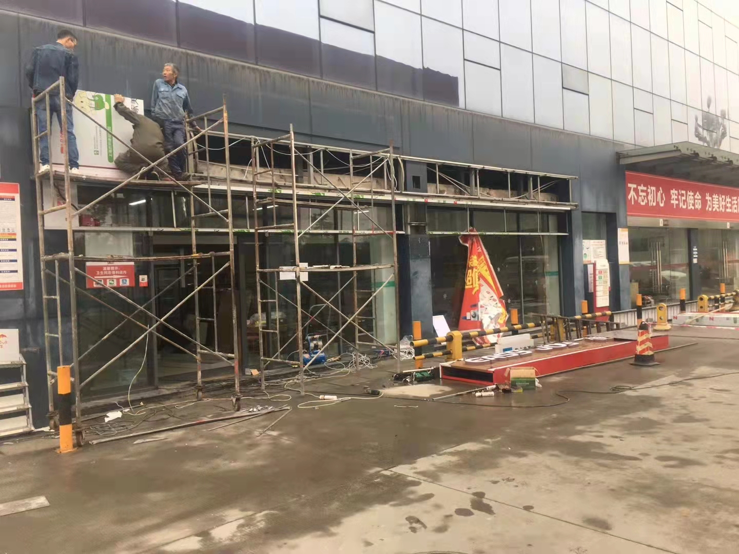 南充廣告牌材料一般都是用：方管，角鋼，等焊接而成
